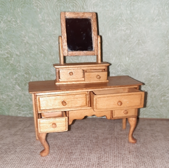 Dollhouse furniture 1/12scale dressing table handmade real hand cut mirror